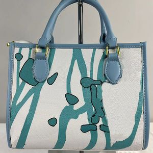 Büyük kapasiteli çanta alışveriş çantası kadın tasarımcı çanta klasik renkli mektup baskı desen çıkarılabilir deri omuz askısı yüksek kaliteli yaz stili