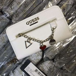 Guessn Designer Wallets Are on Sale and Prices Soaring Gu Wallet Chain Heart-shaped Heavy Industry Zero Cute Card Bag