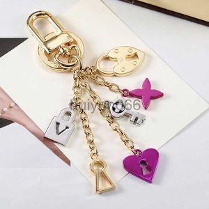Fashion Keychain Letter Designer Keychains Metal Keychain Womens Bag Charm Pendant Auto Parts accessories gift with box 2308049Z L9O12