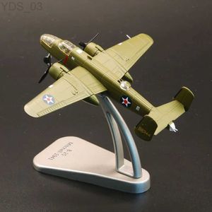 Aircraft Modle Diecast 1/200 Scale World War II B25 Mitchell Bomber Alloy Model Airplane Toy Simulation Military Ornament ouvenir Gift YQ240401