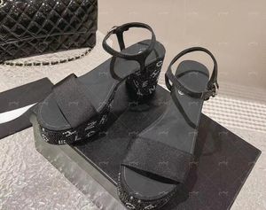 جديد 2024 Black Shoes عالي الجودة العلامة التجارية