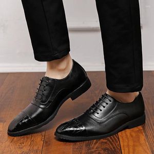 Повседневные туфли-оксфорды для мужчин, черные роскошные лакированные кожаные свадебные офисные туфли Дерби с острым носком Sapatos Masculinos