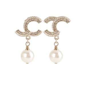 Pearl Earrings 2cm Dangle Stud Earring Designer för kvinnor Luxury Earings C Letter SMycken Kvinnor 18K Diamond Wedding Gifts270H