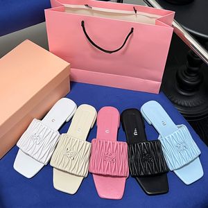 Verão Praia Mulheres Chinelos Designer Slides Preto Plataforma de Moda Couro Miui Sliders Luxurys Open Toe Sandale Flat Mule Sandálias Sapatos Tamanho 35-41