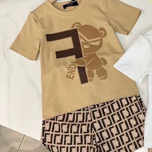 Lüks Kids Trailtsuit Tasarımcı Marka Bebek Çocuk Giyim Setleri Klasik Marka Giysileri Takımlar Çocuk Yaz Kısa Kollu Letter Letter Letterged Şort Moda Gömlek SS 8E