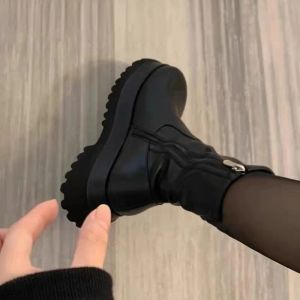 Buty 2023 NOWOŚĆ Zimowe punk w stylu punkowym Kobiety kostki mody gęste podeszwa zamka błyskawiczne Krótkie buty eleganckie platformę płaskie buty na pięcie