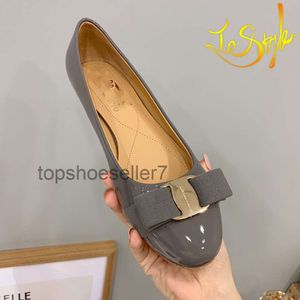 مصمم أحذية Varina باليه فلاتس Vara Bow Laiders Ferragamu Shoes Women Women Casual Most Suction Slip in Footwear aspopular Gray Size 34-40