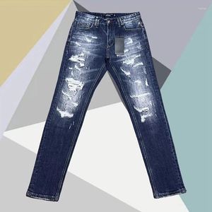 Män jeans italiensk design sommar manlig casual tvättbyxor punk stil smal hål