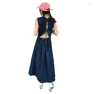 Lässige Kleider Design Sensible Spicy Girl Denim Damenkleid 2024 Sommer personalisierter Kordelzug offener Rücken aushöhlen ärmelloser langer Rock