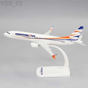Aircraft Modle 1 200 Scale B737MAX8 smartwings Airlines ABS Plastic Airplane Model Toys Aircraft Plane Model Toy Assembly Resin for Collection YQ240401