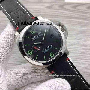 Titta på High Mens Quality Designer Luxury Watches för mekaniskt armbandsur helautomatiskt Chrnograph 8pzw