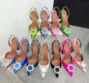 Designer sandália Amina Muaddi Sandálias Sapatos de Salto Cetim Apontado Slingbacks Bowties Bombas Cristal-girassol Mulheres Vestido de Seda Sapatos Designer Party Heels Shoes