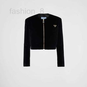 Women's Jackets Designer Jacket Metal Triangle Label on the chest Premium Simple Slim Autumn and Winter Women's Short Velvet Round Collar Jacket N347