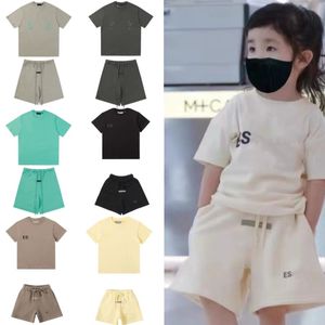 デザイナーESSベビー服セットキッズボーイズガールズ服夏の贅沢なTシャツショーツトラックスーツの子供の衣装半袖シャツ