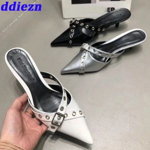 Pumps Pumps Mules Schuhe Neu in 2023 Frauen Heels Objekte weibliche Sandalen modische flache spitze Zehen Med High Heels Schuhe für Damen