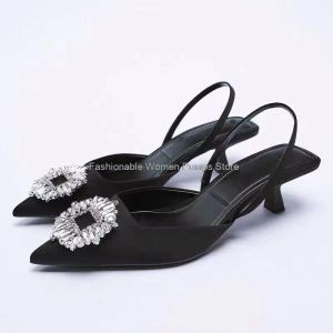 Bombas Moda Mulheres Mulas deslizam em sandálias Low Saltos bombas rinestone decro slides de festas femininas sapatos grandes tamanho 3543