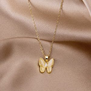 Designer charm Van Popular Japanese and Accessories White Beimu Butterfly Necklace Spicy Girl Simple Collar Chain Fairy jewelry