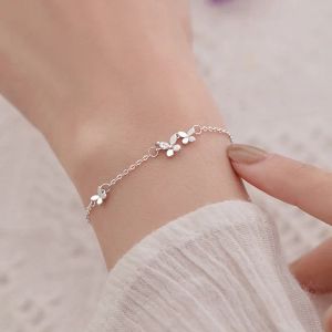 Jewelry Ventfille Sier Diamondstudded Butterfly Bracelet Women's Fashion Temperament Flower Adjustable Bracelet
