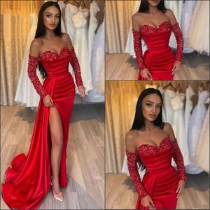 Red Satin Evening Dress Off The Shoulder Long Sleeves Pleat With High Slit Prom Gowns Sexy Sheath Formal Party Dresses