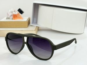 Erkekler için Buzlu Güneş Gözlüğü Kadınlar Polarize 11110 Gözlük Tasarımcıları Moda Seyahat Plajı Spor Tarzı Anti-ultraviyole TR Elastikiyet Board Tam Çerçeve Rastgele Kutu