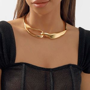 N11497 Trendy Street Photo Necklace Fashion ZA Samma stil Personlig metallstruktur Tung industrin Halsband för kvinnor