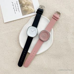Zegarek 2024 Proste kwadratowe zegarki dla kobiet ze skóry moda na rękę na rękę na rękę feminino feminino żeński kwarcowy zegar elegancki prezent