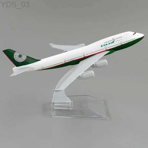 항공기 모들 1/400 스케일 합금 항공기 보잉 747 EVA AIR 16CM 비행기 B747 모델 장난감 장식 어린이 선물 컬렉션 YQ240401