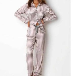 Eywu Sexy Pajamas Розовый полосатый 2pcs Pajamas Set Women Nightwear рубашка брюки шелк атласная пижама.