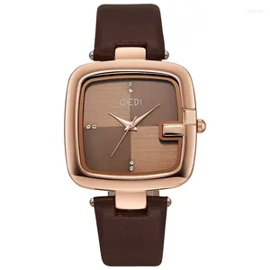 Orologi da polso Moda Gedi Top Brand Lusso leggero Quadrante quadrato grande Nicchia da donna Cinturino in pelle di fascia alta Orologi da polso da regalo impermeabili al quarzo