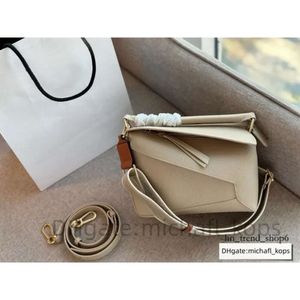 10A Fashion Makeup Bag Shoulder Bag Puzzle Large Capacity Zipper Opening Leather Bag Body Linen Adjustable Shoulder Strap Vacation Casual Crossbody Designers 578