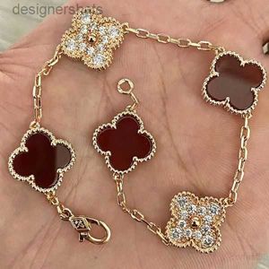 Designer Van Clover Armband Clovers Armband Luxury Clover Pearl 4 Leaf 18K Gold Laser Brand Bangle Charm Armband Halsband Earrings Weddi