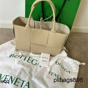 BottegVenetas 7A Arco Tote Handtasche 12 Grid Leder Porridge-Gold.100 % gebrauchtNZGQ