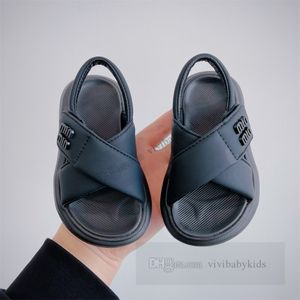 Little Boys Sandals Girls Letter Cross 부드러운 바닥 샌드일 유아 어린이 가벼운 편안한 캐주얼 해변 신발 여름 어린이 신발 Z7454