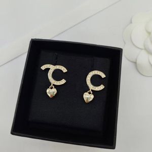 2023 Luxury quality charm stud earring with diamond and nature shell beads heart shape have box stamp PS3505214b