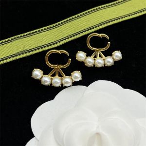 Shine orecchini a bottone designer per donne orecchini di lusso doppie lettere diamanti perla pendenti da donna non sbiadiscono semplici orecchini vintage placcati in oro casual semplici zb109
