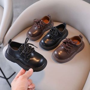 Meninos 2024 novo único cor sólida casual pequeno couro britânico moda sapatos infantis