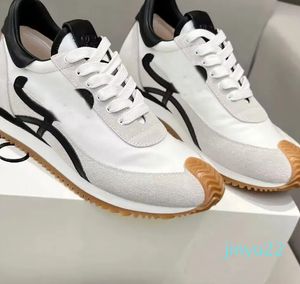 2024 Berömda Design Mens Women's Flow Runner Trainers Shoes Nylon Suede Lace-Up Sneaker Suede Calfskin Leather Elegant Discount Comfort Sports Shoe