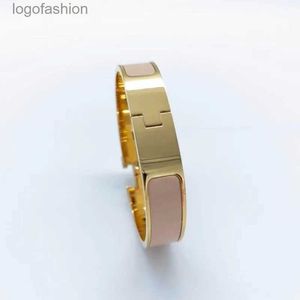 Designer Bangle for Women Classsic Bracciale Lettera Braccialetti Woman inossidabile in acciaio inossidabile Fibbia d'oro a 18 colori 17/19 dimensioni per uomini e gioielli di moda