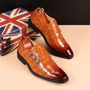 Mens Casual Business Leather Shoes Herr Buckle Square Toe Dress Läger Män mode Bröllopsfest Oxfords EU Storlek 37-48 240321