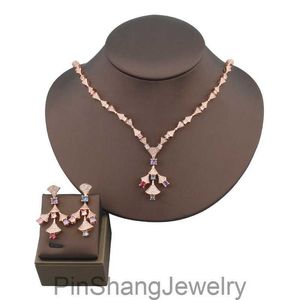 New Light Luxury Elegant and Colorful Diamond Splice with Micro Set Zircon Fan Necklace Set for Womens Copper Gold Plated Earrings