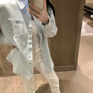 Blusas femininas mm24 início da primavera moda pesada indústria rolada carta de diamante simplificada casual versátil camisa de manga comprida