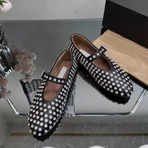 Luxury Shoes Women Studded Ballet Flats Designer Women Shoes Buckle Strap Round Toe Flat Shoes Rivet Buckle Female Mesh Breattable Sweet Mary Jane Shoes