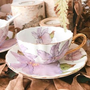 Tazze Piattini Stile Europeo Ceramica Bone China Set da caffè Tazza e piattino Kit cucchiaio Modello cuculo dipinto a mano Caffè Tazza da tè Espresso