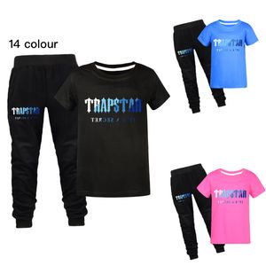 Kinderkleidungssets Trapstar Kinder Trainingsanzüge Shorts Ärmel T-Shirts Hosen Kleinkind Jungen Mädchen Jugend T-Shirts Hosen Sommer Sport T-Shirts Tops Schwarz Weiß Rot 100–170