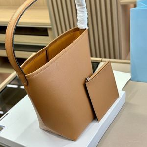 Designer Bucket Bag Women's Single Shoulder Handväska Högkvalitativ ny äkta läderhandväska Fashion Casual Handhållen stor kapacitet Crossbody Bag