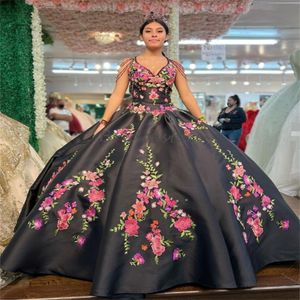 Księżniczka Czarna meksykańska sukienki Quinceanera Cultura Charro Mexico V Szyja Kolorowe kwiaty Vestidos de 15 Anos Quinceaneras 2024 Piętnaście Abiye Birthday Pageant suknia