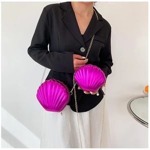 Süße Muschelform Kette Schulterkreuzkörperbeutel für PU -Lederhandtaschen und Geldbörsen Laser Sommertasche Bolsa Feminina 240322