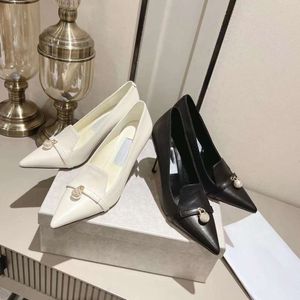 Exquisite High Heels Frauen New White Echtes Lederperlen Anhänger Deep Mund Single Bankett Schuhe