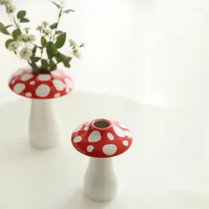 Vase Nordic Ceramic Mushroom Vase Ornamentsリビングルームポーチデスクトップフラワーアレンジメントコンテナクリスマスデコレーションアクセサリー