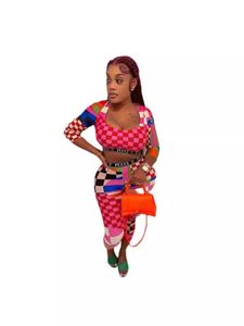 Stylish Lady Plaid Letter Tryckt 2 -stycken Set Women Lång ärm O Neck Crop Top och Skinny Pant Suits 2024 Sports Tracksuits